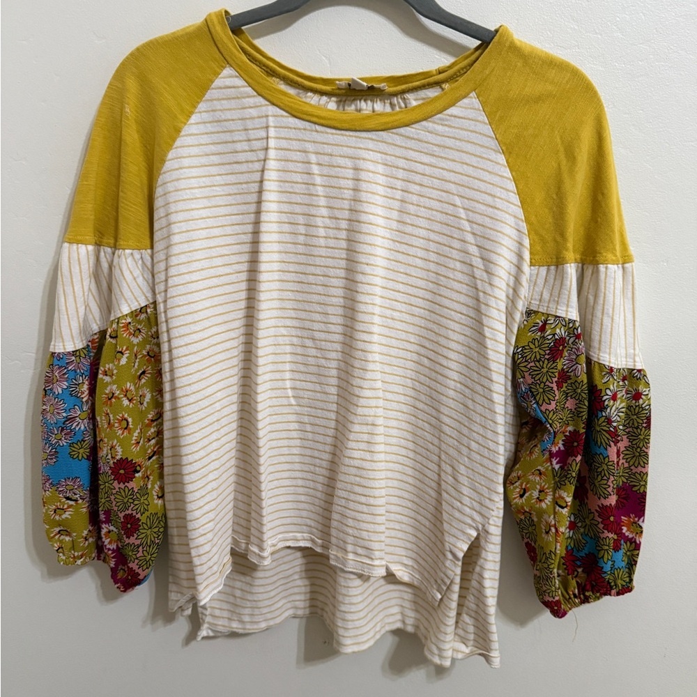 Umgee Yellow and Cream Raglan Sleeve Sweatshirt